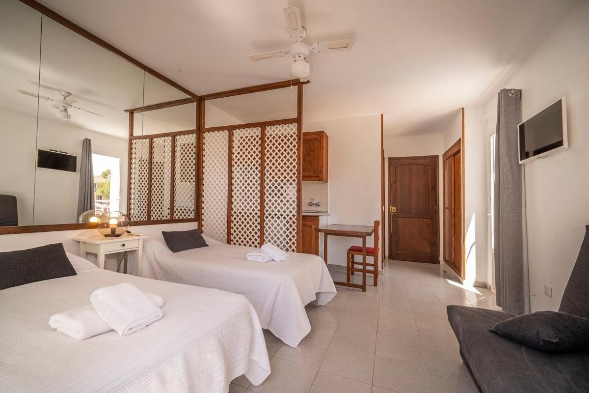 Estel Blanc Apartments - Adults Only Cala'N Blanes  Bagian luar foto