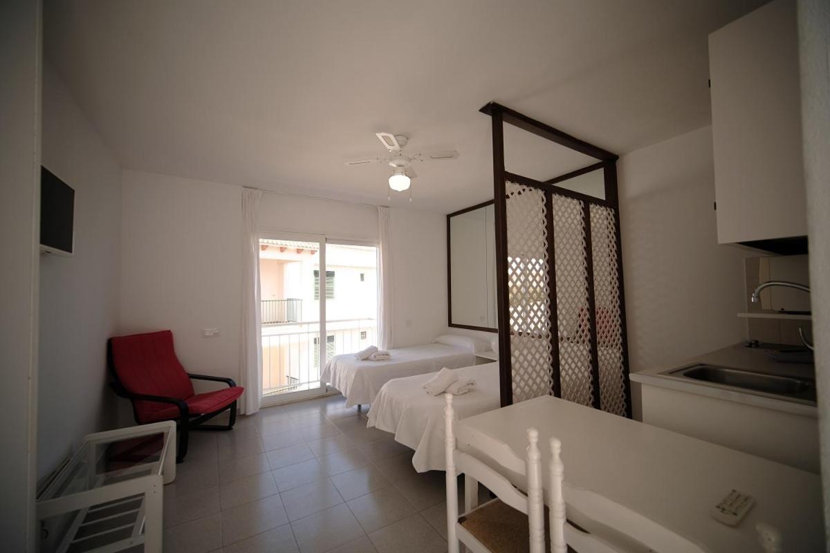 Estel Blanc Apartments - Adults Only Cala'N Blanes  Bagian luar foto