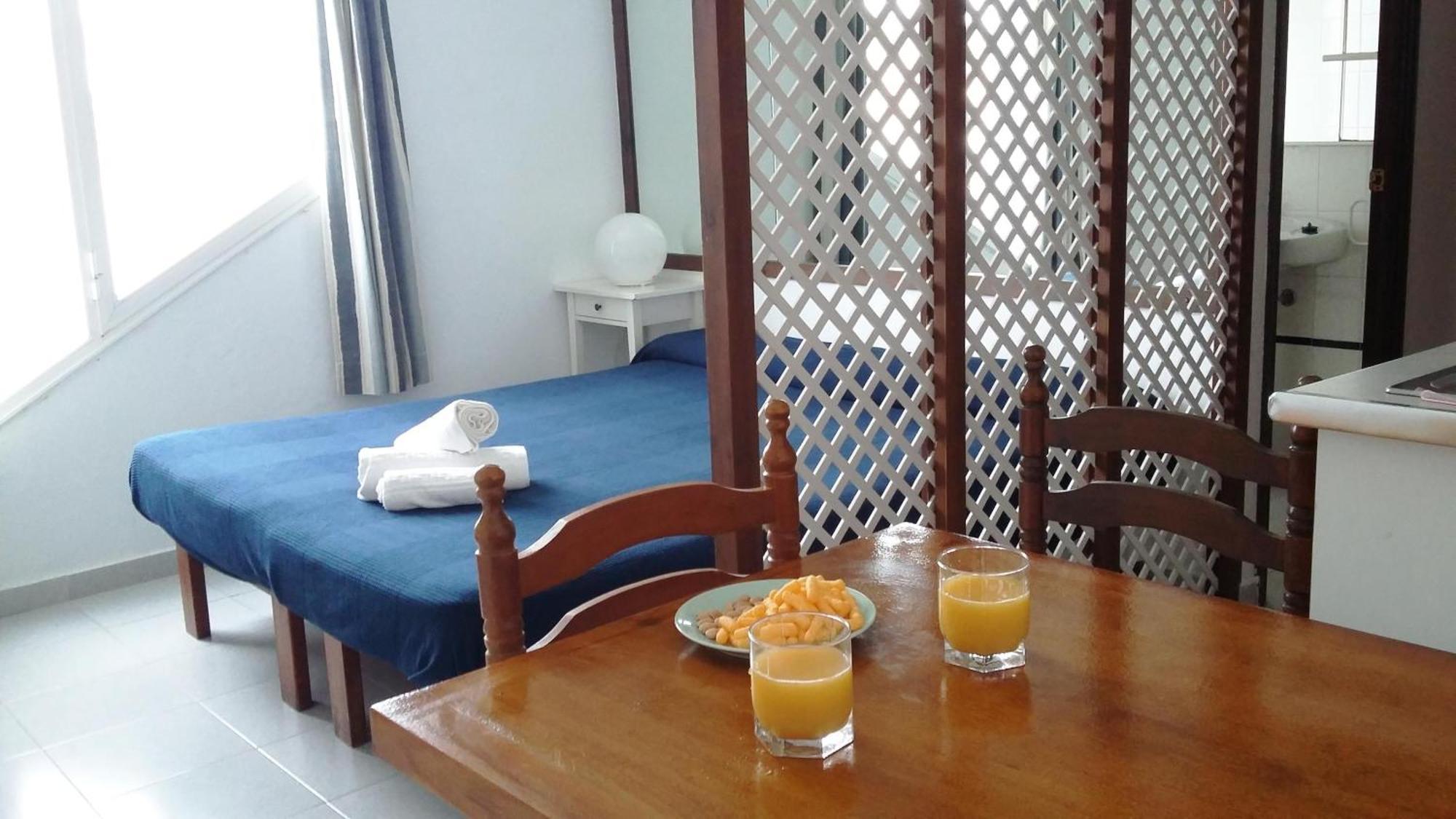 Estel Blanc Apartments - Adults Only Cala'N Blanes  Bagian luar foto