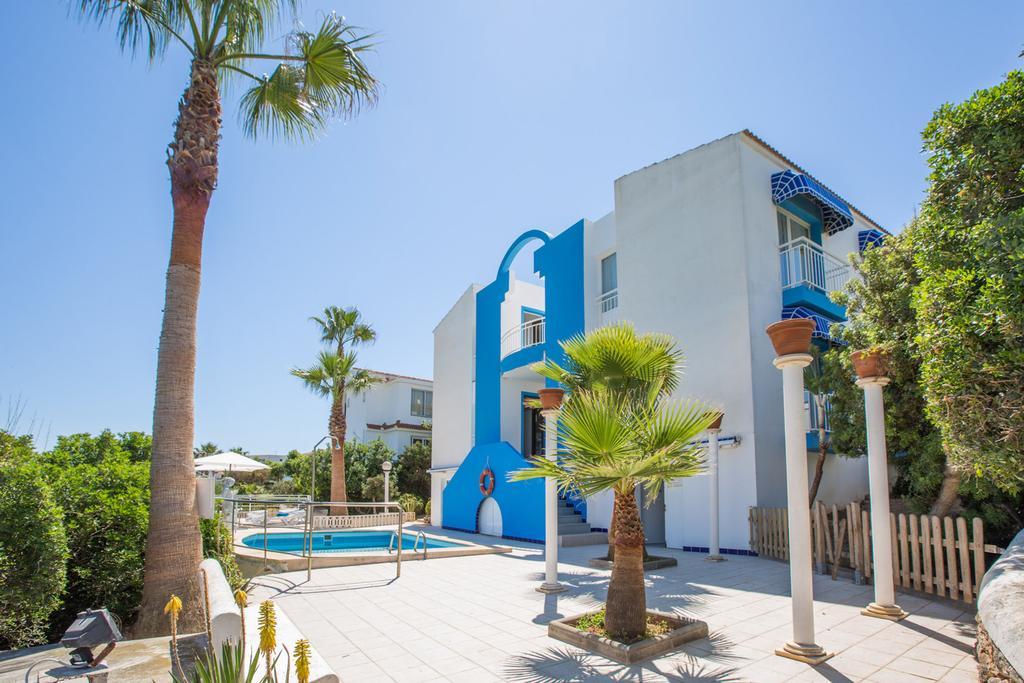 Estel Blanc Apartments - Adults Only Cala'N Blanes  Bagian luar foto