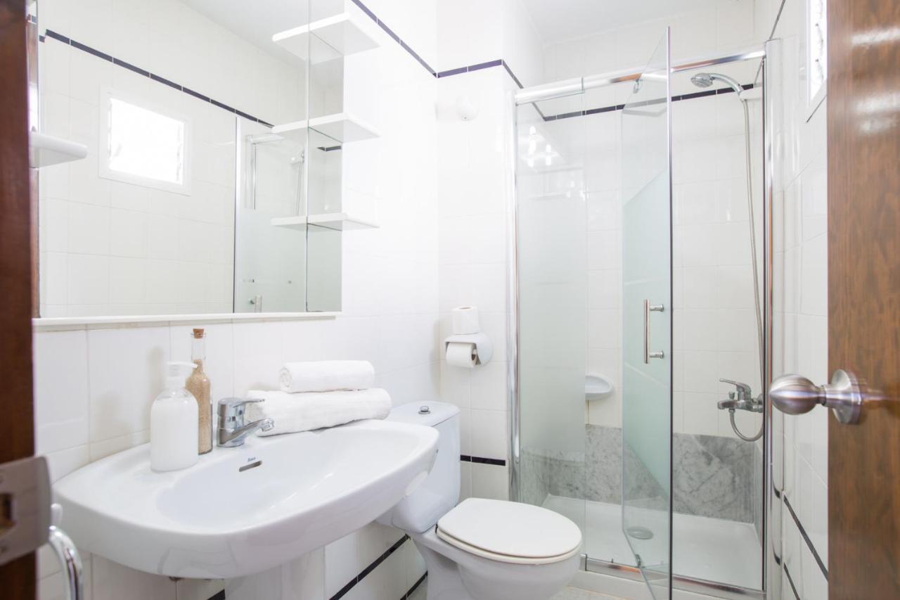 Estel Blanc Apartments - Adults Only Cala'N Blanes  Ruang foto