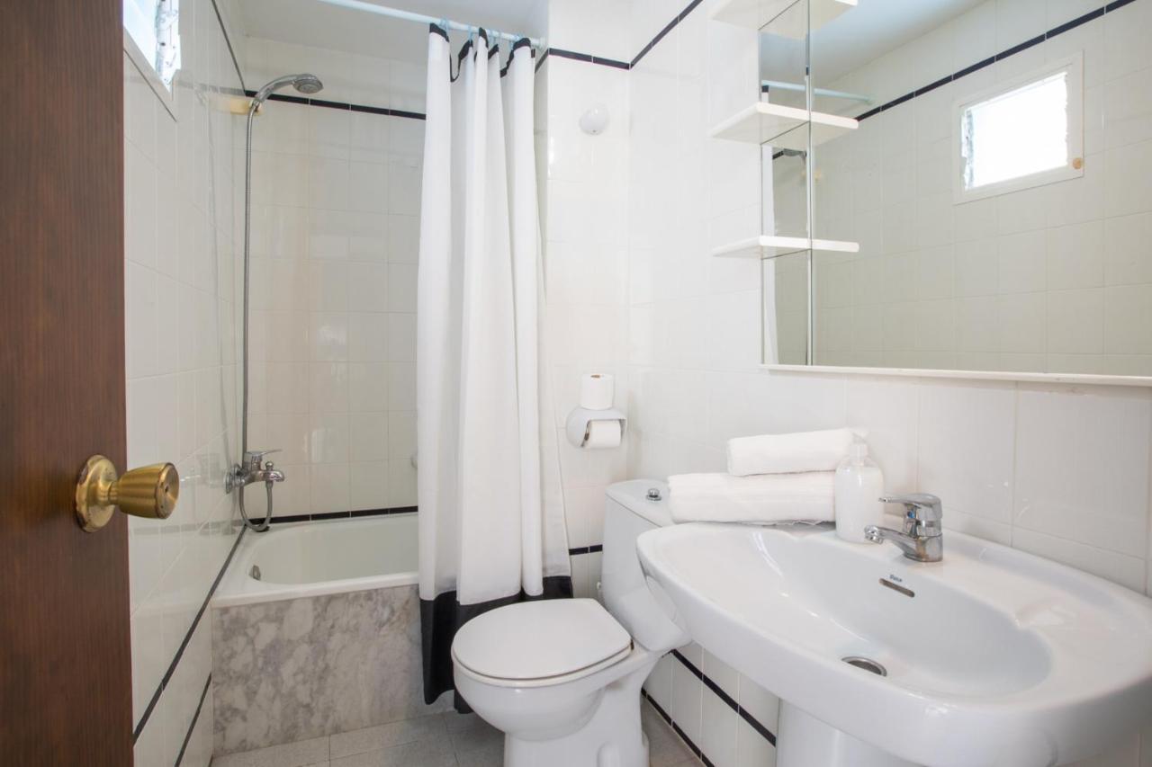 Estel Blanc Apartments - Adults Only Cala'N Blanes  Ruang foto